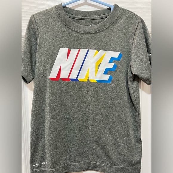 Nike boy shirt, size 6 - Picture 2 of 6